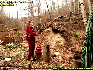 couple
        honeyand_thebear cam image #162017