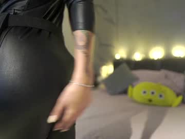 girl
        nina_mon cam image #3711159
