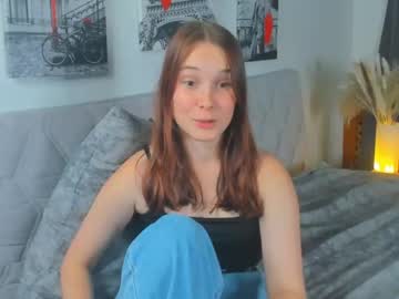 girl
        florencemiler cam image #4671322
