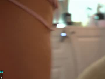 girl
        sweety_rinushka_ cam image #5290437