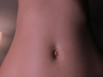 girl
        lauratanguy cam image #5139305