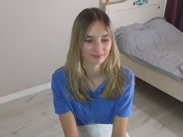 girl
        maureencantrell cam image #4833860