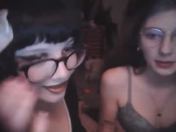 girl
        lottiepoppie cam image #3317699