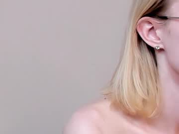girl
        dawnwillrise cam image #4559548