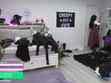 girl
        crimsonkitten cam image #5480562