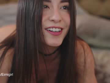 girl
        emyii cam image #3415492