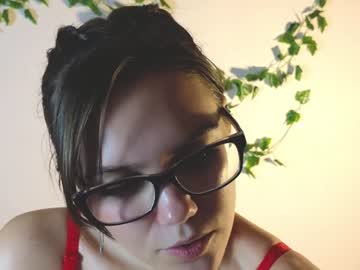 girl
        teresabriggs cam image #2384335