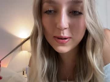 girl
        lovelyyylivyyy cam image #5054597