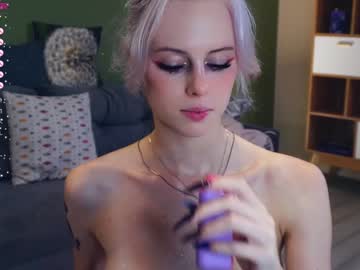 girl
        audreycarvin cam image #4825415