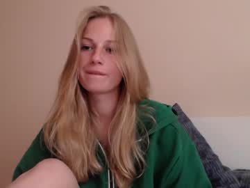 girl
        magic_couple13 cam image #2099364