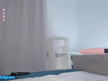 girl
        olsenspring cam image #6192530