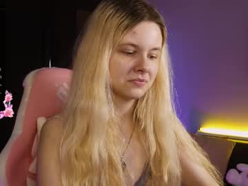 girl
        agnesscarterr cam image #6638036