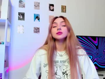 girl
        elizabeth__gray cam image #1330125