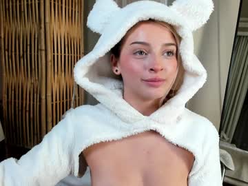 girl
        mazeekiin cam image #5679852