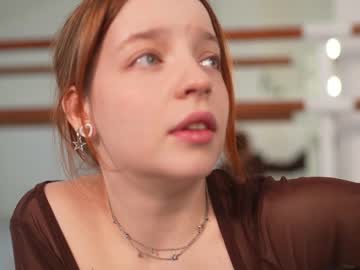 girl
        my_mia_ cam image #4086585