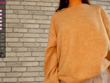 girl
        carolynjacquelins cam image #263237