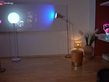 girl
        chillwithkira cam image #2417550
