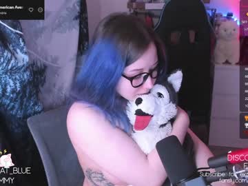 girl
        blue_mooncat cam image #859106
