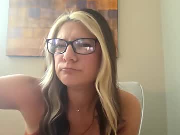 girl
        goddessclaire11 cam image #7050150