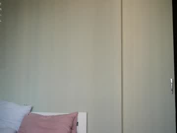 girl
        ronny_ponny cam image #4581769