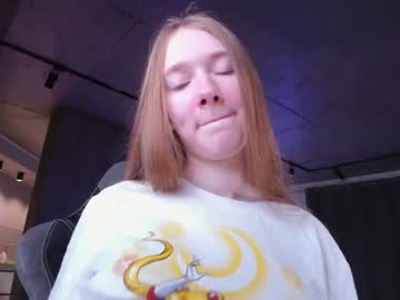 girl
        mysat cam image #621609