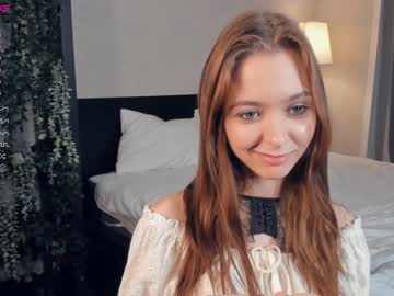girl
        arlenebrooks cam image #490806