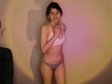 girl
        chloewilliam_ cam image #1804125
