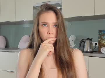 girl
        miaaperry cam image #959445
