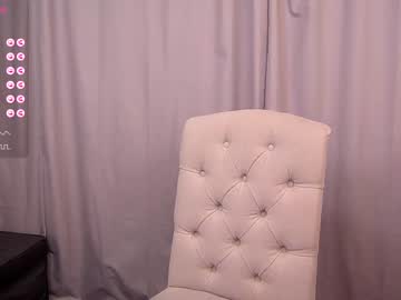 girl
        its_lily cam image #3268179