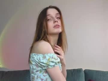girl
        zeldacoote cam image #5899429