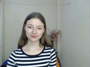 girl
        vivien_leight cam image #1019070