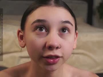 girl
        zarascarlett cam image #5673110
