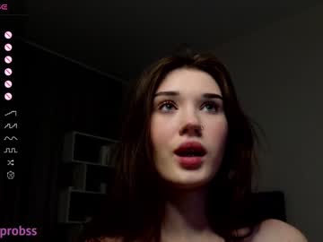 girl
        minnietammy cam image #4277188