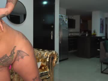 girl
        srta_roja cam image #4703571