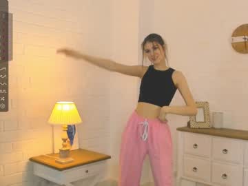 girl
        baileywalton cam image #2322650
