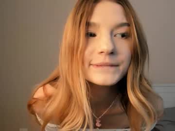 girl
        julieross03 cam image #2390452