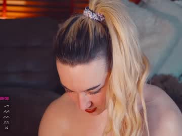 girl
        emily_fox_official cam image #1341140