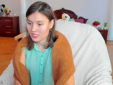 girl
        lika_diaz cam image #5552210