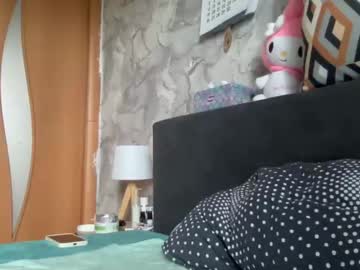 girl
        liissa207673 cam image #1696815