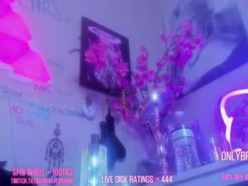 girl
        butterybubblebutt cam image #1444328