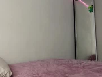 girl
        doublesees cam image #5580187