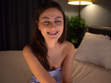 girl
        tessarosse_ cam image #3518544