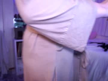 girl
        laylas_universe cam image #4321971