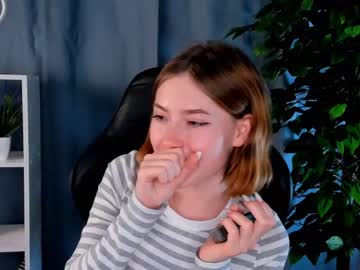girl
        oliviahurleye cam image #3125209