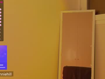 girl
        anniehillofficial_ cam image #1945148