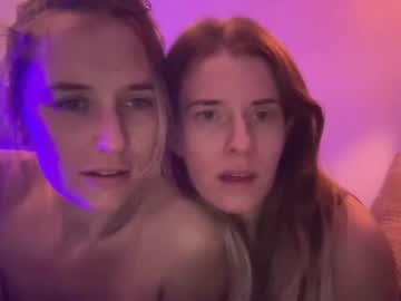 couple
        fartsmommy cam image #452729