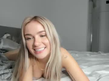 girl
        clairebabyy1 cam image #2570068