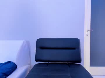 girl
        kittycaitlin cam image #1895047