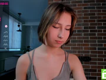 girl
        karengordons cam image #1221712