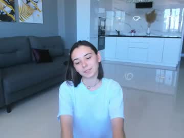 girl
        lindabecka cam image #2477921